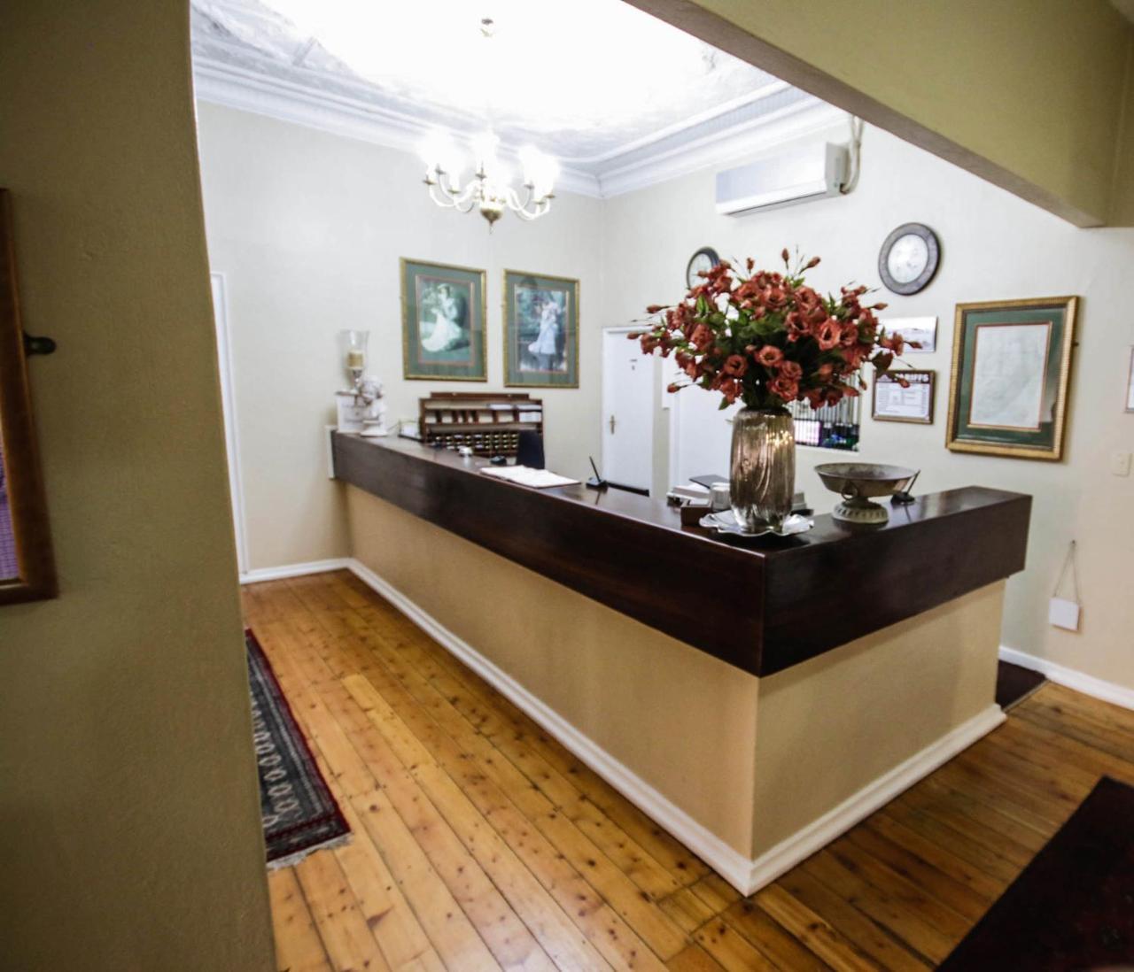 Oxford Lodge Vryheid Exterior photo